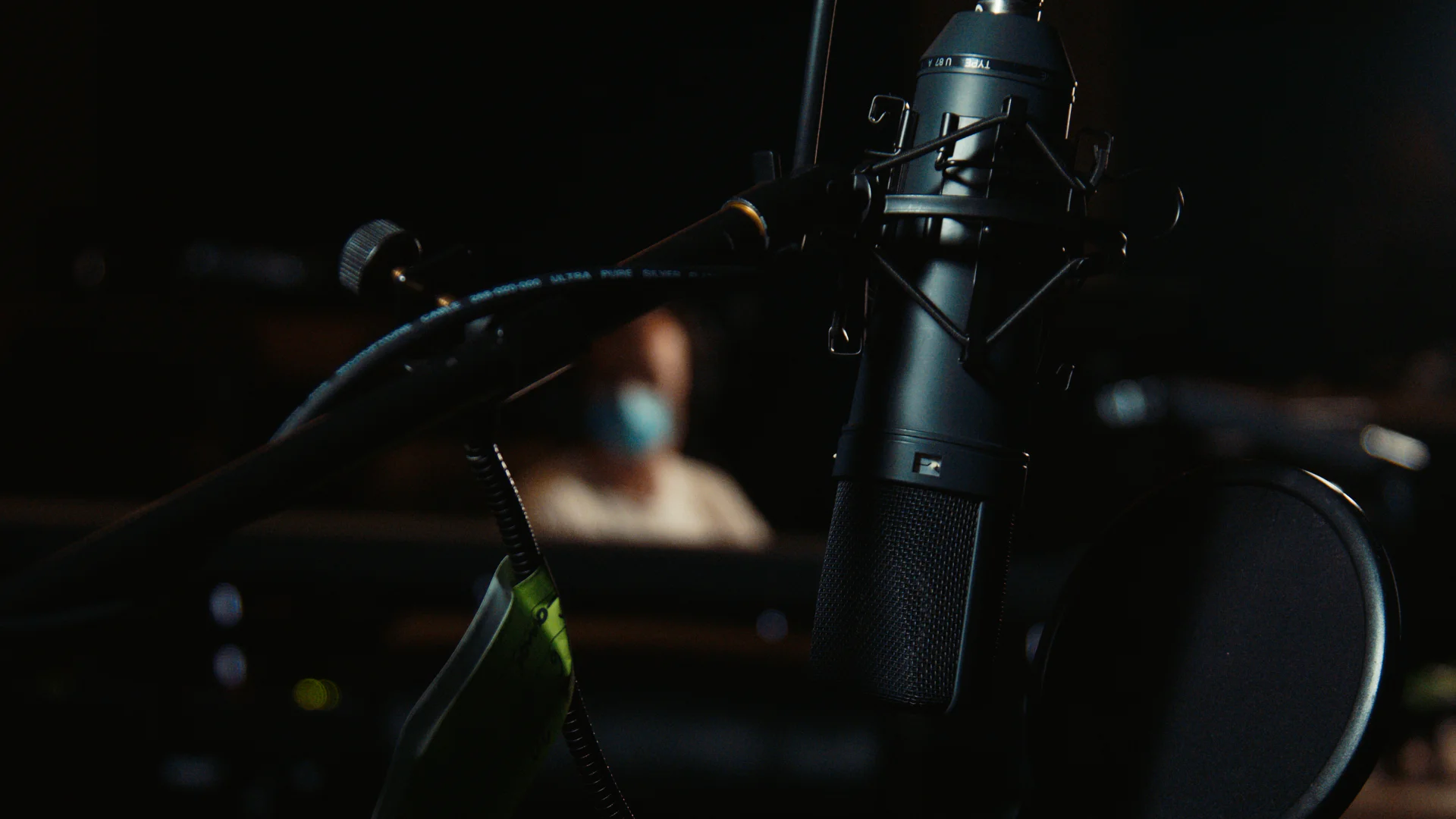 MAKING 12 MINUTES - FEATURETTE — still 1