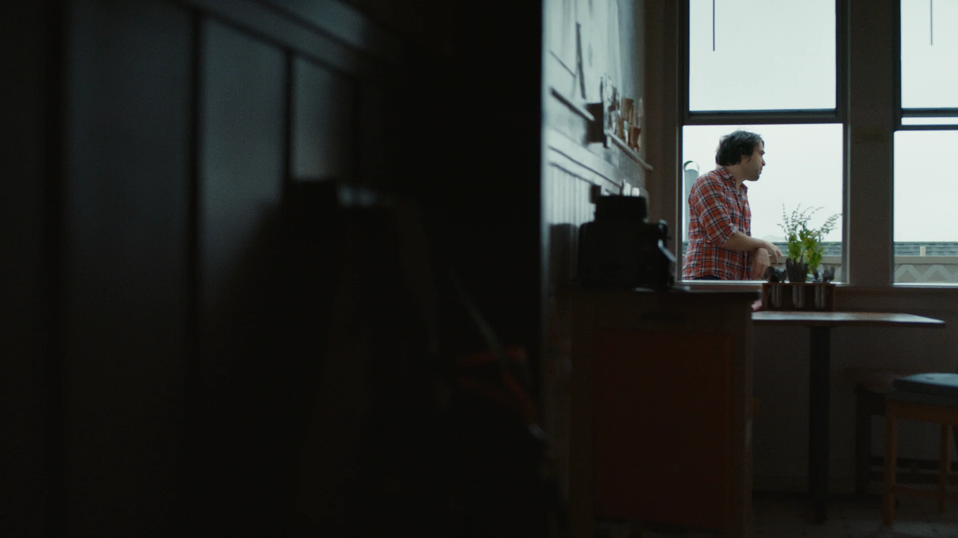 MAKING 12 MINUTES - FEATURETTE — still 7