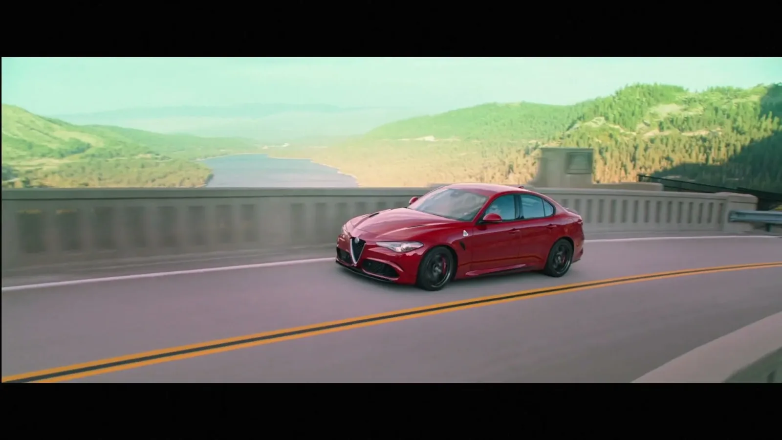 ALFA ROMEO GIULIA — frame 3