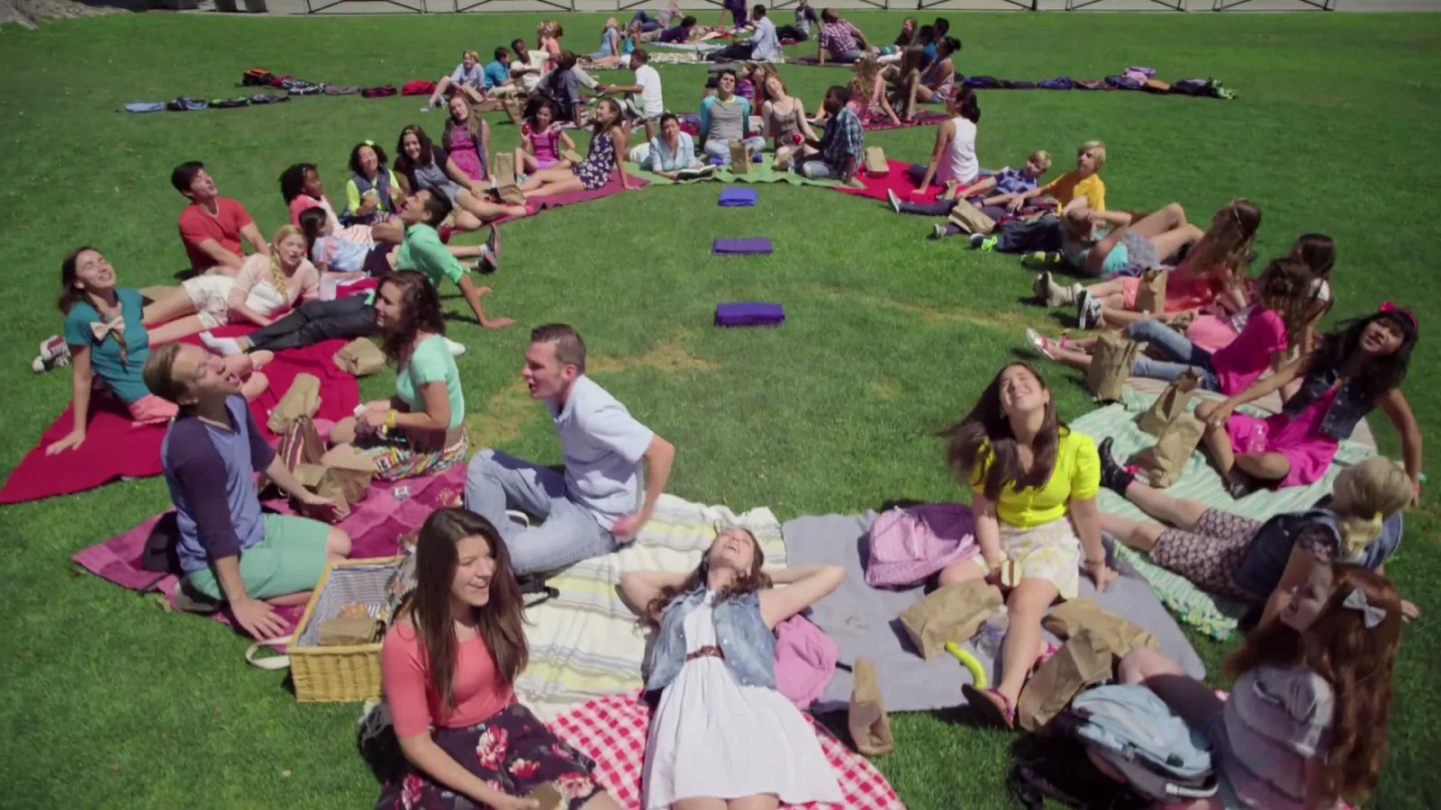 FROZEN - "IN SUMMER" — frame 5