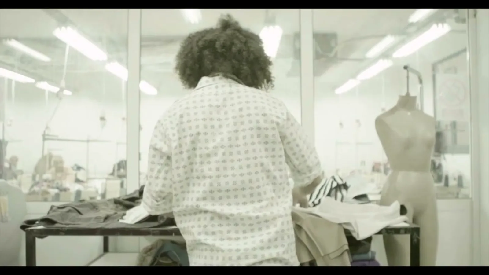 AMINE — frame 4