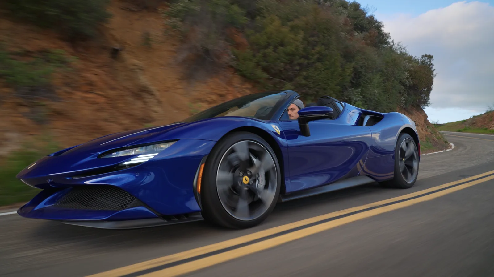 Play: FERRARI SF90 SPIDER: FIRST TEST